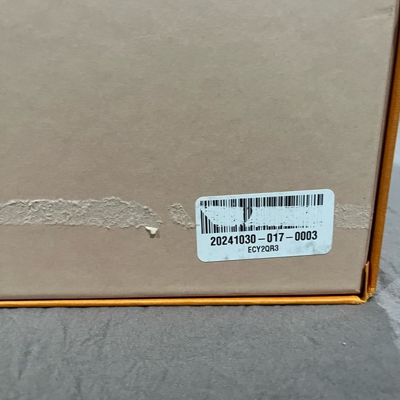 Louis Vuitton Trainers - Picture 11 of 12